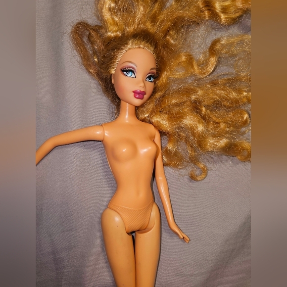 My Scene-Long Blonde Hair-Mattel Barbie Doll-Rooted Lashes- Nude 1999 HTF - Picture 3 of 9